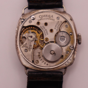 Omega Silver Cushion Enamel Dial — photograph 3