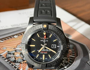 Breitling Avenger Blackbird (Ref. V1731010/BD12) — photograph 4