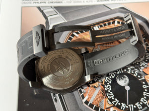 Breitling Avenger Blackbird (Ref. V1731010/BD12) — photograph 5
