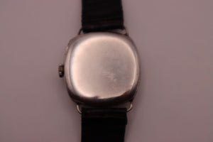 Omega Silver Cushion Enamel Dial — photograph 4